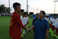 Menteri Pertahanan (Menhan) RI, Prabowo Subianto menengok para pemain U-17 Persib di Aspire Academy Qatar. (Dok. Tim Media Prabowo Subianto) 
