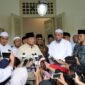 Calon presiden (capres) nomor urut 2, Prabowo Subianto melakukan ziarah ke makam keluarga Habib Ali Kwitang di Masjid Jami Al Riyadh Kwitang. (Dok. Tim Media Prabowo)
