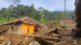 Kondisi wilayah terdampak banjir bandang dan tanah longsor di Kampung Gintung, Desa Cibenda, Kecamatan Cipongkor, Kabupaten Bandung Barat. (Dok. BPBD Kabupaten Bandung Barat)