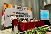 Foto: Badan Nasional Sertifikasi Profesi (BNSP) melaksanakan penandatanganan Surat Perjanjian Swakelola Program Sertifikasi Kompetensi Kerja (PSKK) di Hotel Harris Gubeng, Surabaya, pada Senin, 20 Mei 2024. (Doc.BNSP)