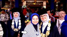 Aam Amilia sastrawan Sunda saat jadi redaktur koran ia bertindak profesional tapi bijak terhadap wartawan / penulisnya ( Ft.sigi sunda )