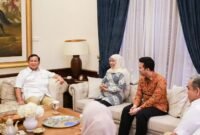 Ketua Umum Partai Gerindra, Prabowo Subianto mendukung pasangan Khofifah Indar Parawansa - Emil Elistianto dalam Pemilihan Gubernur Jawa Timur (Jatim) di Pilkada 2024. (Instagram.com/@ emildardak)

