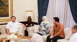 Ketua Umum Partai Gerindra, Prabowo Subianto mendukung pasangan Khofifah Indar Parawansa - Emil Elistianto dalam Pemilihan Gubernur Jawa Timur (Jatim) di Pilkada 2024. (Instagram.com/@ emildardak)

