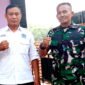 Kadus Apih Suta bersama Babinsa Desa Kadakajaya Kecamatan Tanjungsari Sumedang ( Dok.Hallobandung.com / Tatang Tarmedi)