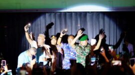 Bertajuk “Shine of Peace”, sajak tersebut menyuarakan perdamaian dan kemerdekaan utuh bagi dunia, khususnya bangsa-bangsa di benua Asia dan Afrika.