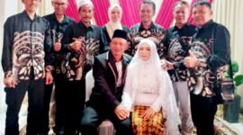 Kades Cilembu Asep Suhara mengakhiri masa dudanya ( Dok. Hallobandung.com / A. Purwanto/ Nana Suryana )