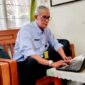 Suprapto Kepala SLB Bina Karya Rancaekek Kabupaten Bandung ( Dok. Hallobandung.com / Tatang Tarmedi )
