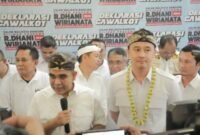 Sekjen Partai Gerindra Ahmad Muzani mendeklarasikan Ridwan Dhani Wirianata sebagai calon walikota Bandung. (Dok. Tim Komunikasi Partai Gerindra)