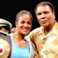 Muhammad Ali legenda tinju dunia selain hebat dalam ring tapi pula hebat merangkai kata  ( Tatang Tarmedi )