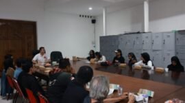 Calon Wakil Wali Kota Bandung, Ridwan Dhani Wirianata saat diskusi di Rumah Helaran Bandung,
Jl Taman Cibeunying Selatan No 21, Sabtu, (28/09/2024).