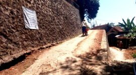 Pemdes Sindangsari Kecamatan Sukasari bangun TPT di blok rawan bencana ( Dok.Hallobandung.com / Doddy NSH)