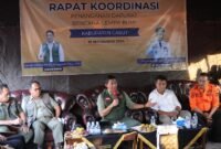 Rangkaian giat kunjungan kerja Kepala BNPB Letjen TNI Suharyanto pascagempabumi M 4.9 Bandung yang juga berdampak di wilayah Kabupaten Garut, Jawa Barat. (Dok. BNPB)