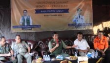 Rangkaian giat kunjungan kerja Kepala BNPB Letjen TNI Suharyanto pascagempabumi M 4.9 Bandung yang juga berdampak di wilayah Kabupaten Garut, Jawa Barat. (Dok. BNPB)