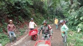 Pemdes Suriamukti Kecamatan Surian sedang menggenjot perbaikan jalan desa hingga bisa tuntas hingga tahun 2025 ( Dok.Hallobandung.com ,/ Uspri ,)