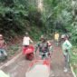 Pemdes Suriamukti Kecamatan Surian sedang menggenjot perbaikan jalan desa hingga bisa tuntas hingga tahun 2025 ( Dok.Hallobandung.com ,/ Uspri ,)