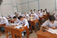 SMA Negeri 2 Majapengka Kelas XII mengikuti TOEFL