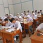 SMA Negeri 2 Majapengka Kelas XII mengikuti TOEFL