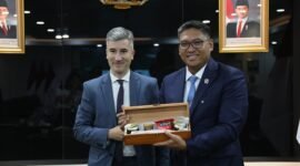Wamentan Sudaryono dalam pertemuan bilateral dengan Wamentan Agentina Agustin Tejeda Rodriguez membahas peluang kerja sama. (Dok. Kementan)