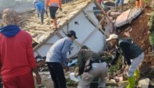 Tanah longsor yang terjadi di Desa Kendan, kecamatan Nagreg, Kabupaten Bandung Bara. (Dok.  BPBD Kabupaten Bandung Barat)
