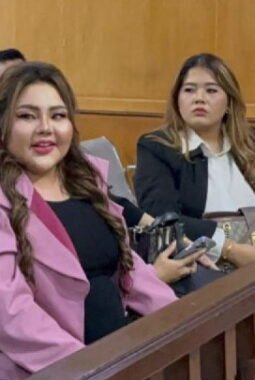 Ridwan Kamil tak hadir, sidang gugatan perdata oleh  model Lisa Mariana di PN Bandung ditunda tanggal 28 Mei 2025 mendatang