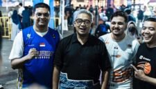 Foto : Walikota Bandung, Muhammad Farhan, menyaksikan langsung laga playoffs IBL 2025 di C-Tra Arena.