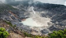 Gunung Tangkuban Parahu. (Dok. twatangkubanparahu.com)