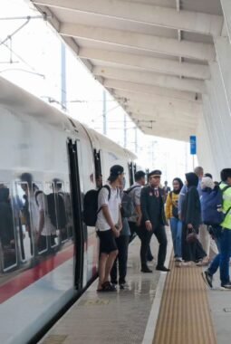Liburan panjang kenaikan Isa Almasih, 97 ribu tiket kereta cepat Whoosh terjual.