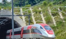 Setelah sempat terjadi pembatalan  jadwal karena gempa, kini Whoosh beroperasi normal  62 perjalanan sehari.