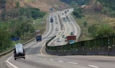 Sekitar 80 rumah warga dan bangunan rusak akibat pergerakan tanah di Pasir Munjul Purwakarta dekat Tol Cipularang