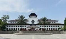 Menurut pantauan IQAir.com  Agustus 2025, kualitas udara Bandung tidak sehat.