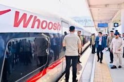 Presiden Prabowo menikmati Whoosh menghadiri Konvensi Saintek dan Industri di Institut Teknologi Bandung (ITB).