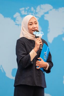 ROSI OKTANIA; TEKUN MEMBUAHKAN HASIL